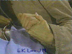 hands_000.jpg (11276 bytes)